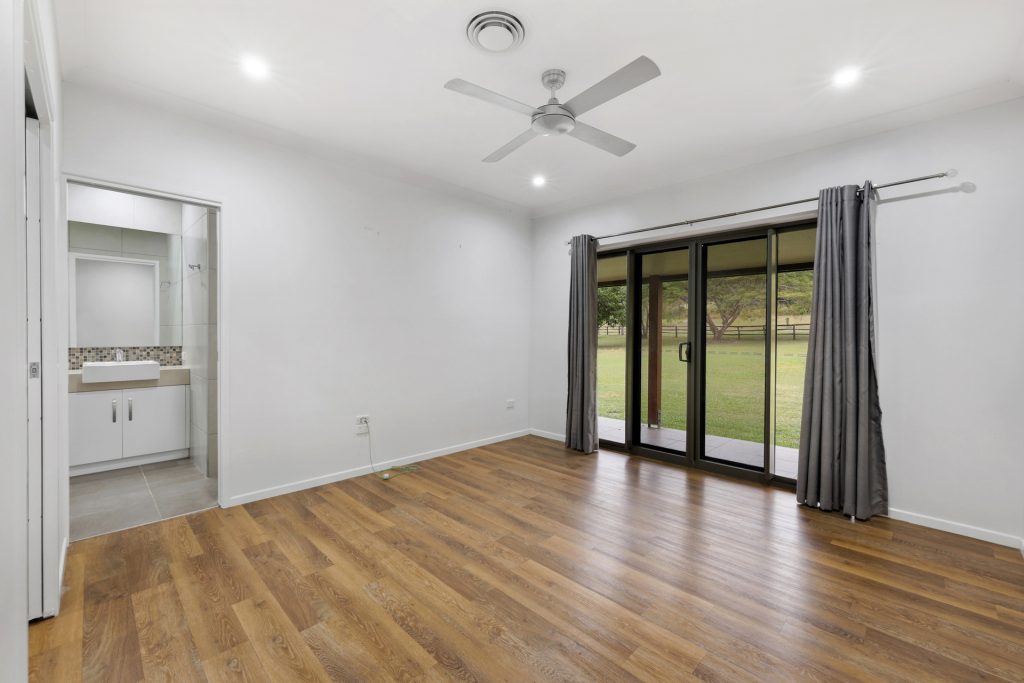 24 Anna Court, Oakenden, QLD 4741 AUS