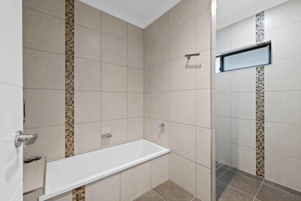 24 Anna Court, Oakenden, QLD 4741 AUS