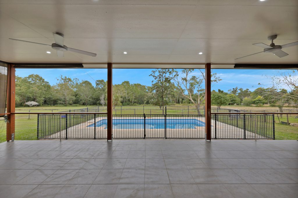 24 Anna Court, Oakenden, QLD 4741 AUS