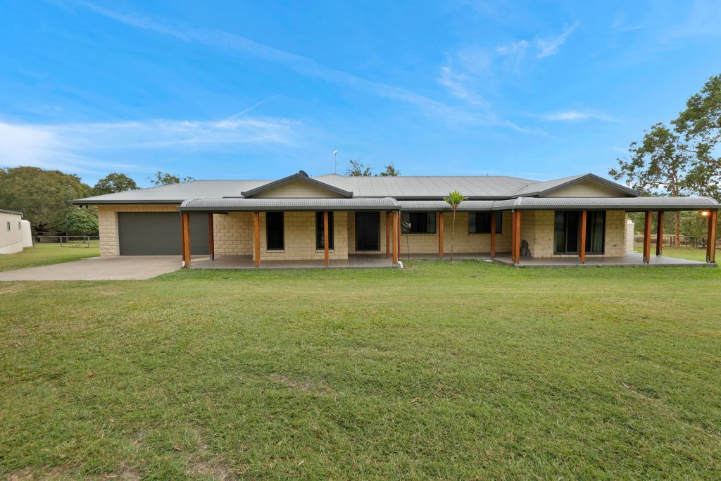 24 Anna Court, Oakenden, QLD 4741 AUS