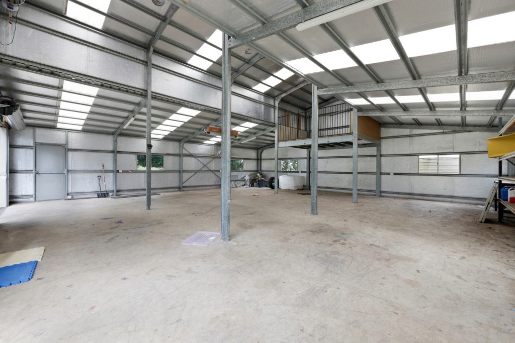 24 Anna Court, Oakenden, QLD 4741 AUS