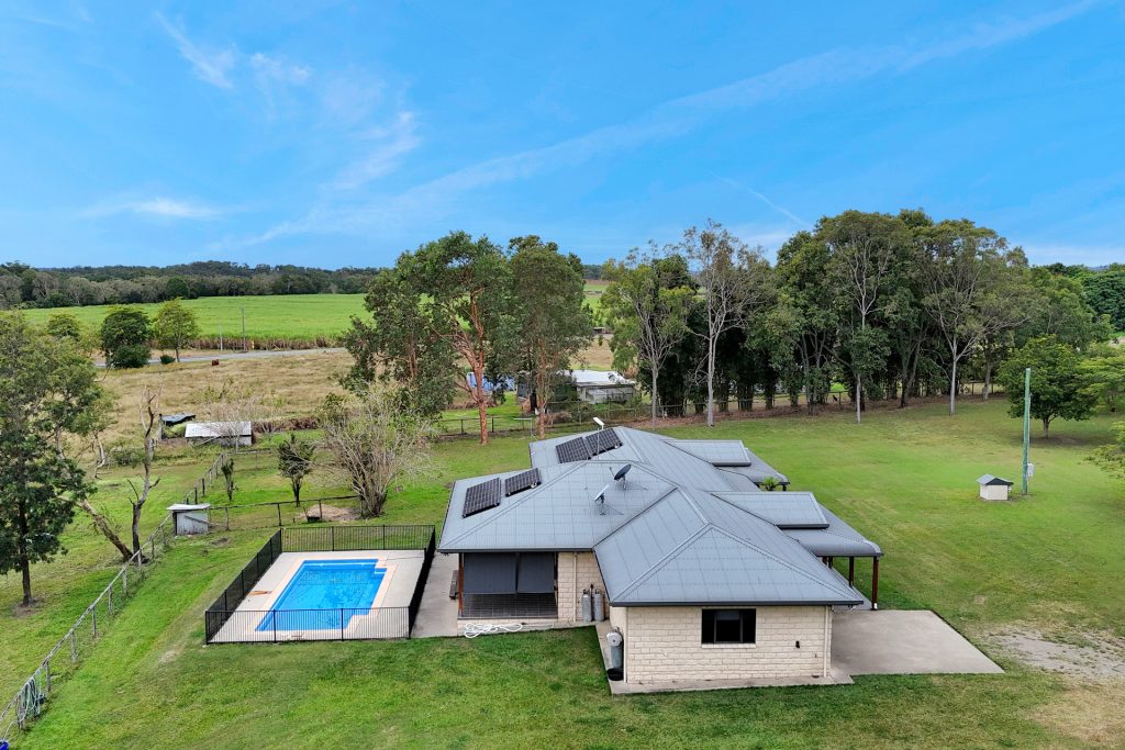 24 Anna Court, Oakenden, QLD 4741 AUS