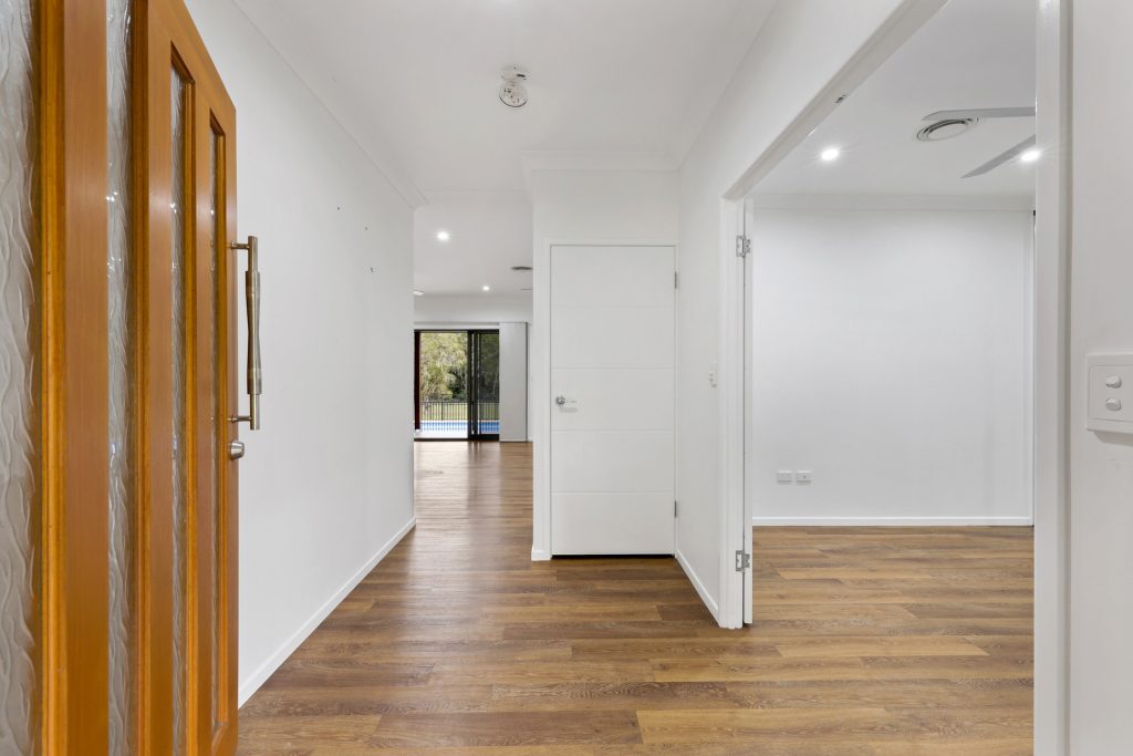 24 Anna Court, Oakenden, QLD 4741 AUS