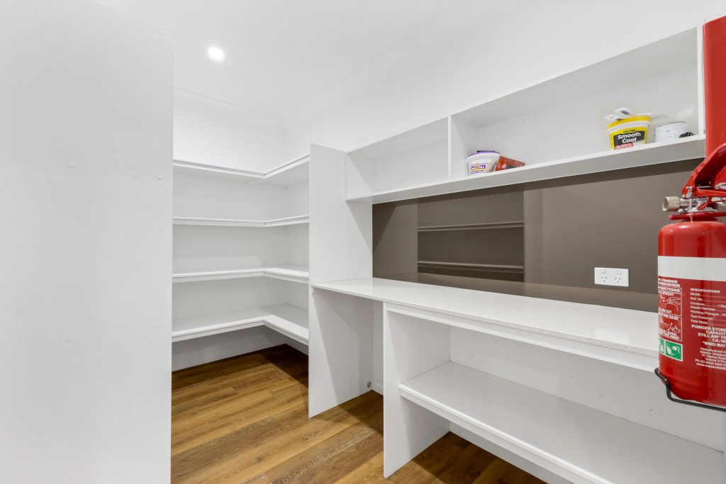 24 Anna Court, Oakenden, QLD 4741 AUS