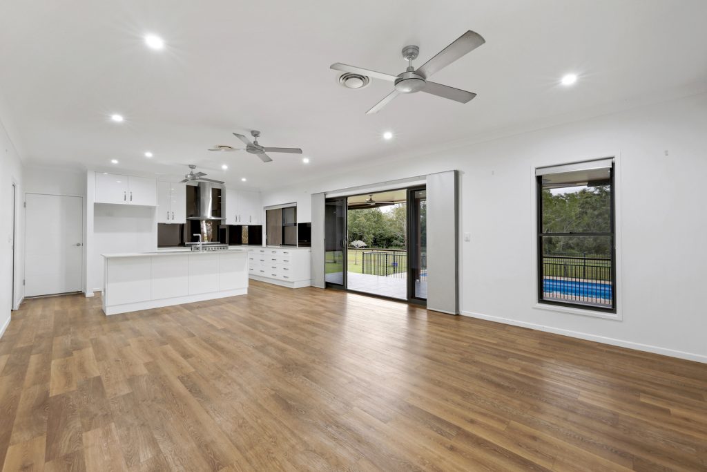 24 Anna Court, Oakenden, QLD 4741 AUS