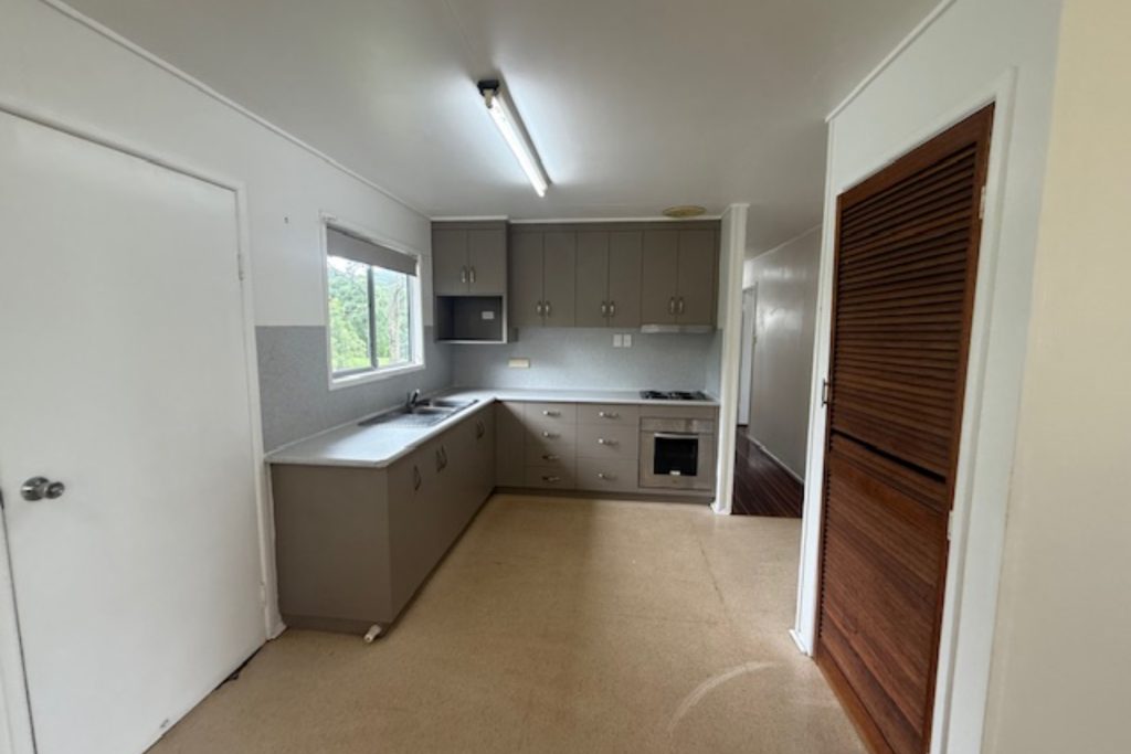 10 Patterson Street, Dysart, QLD 4745 AUS