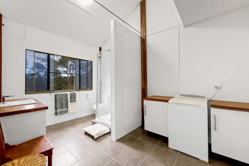 Seninis Road, Finch Hatton, QLD 4756 AUS