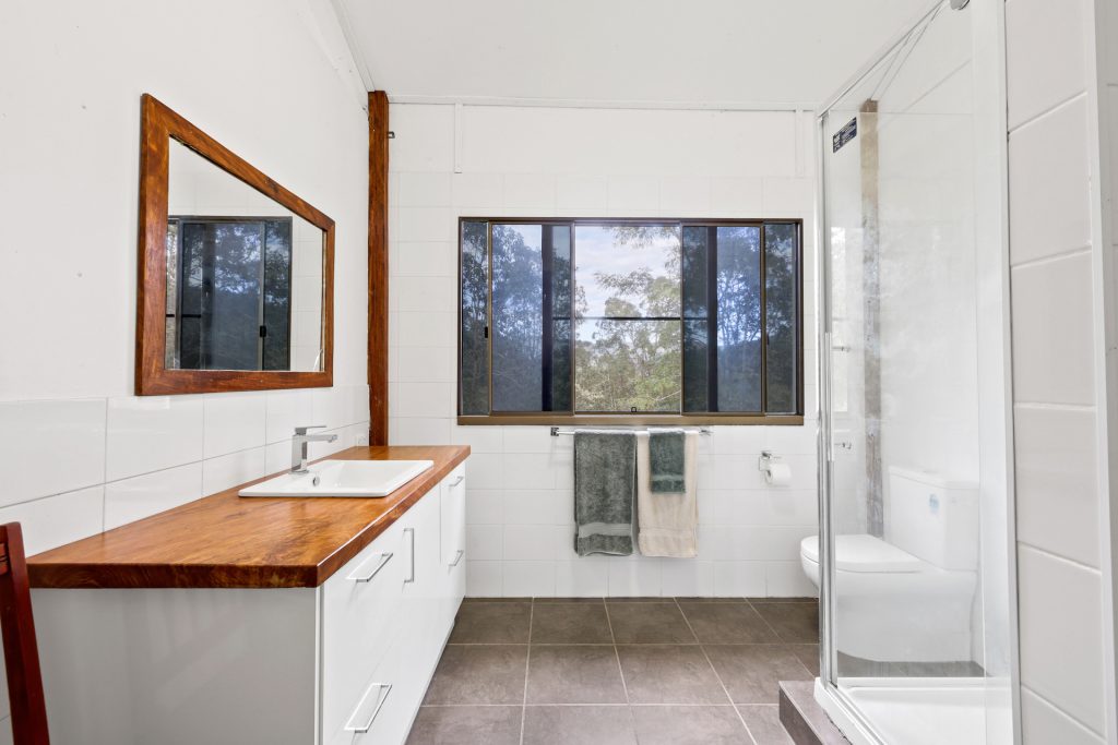 Seninis Road, Finch Hatton, QLD 4756 AUS