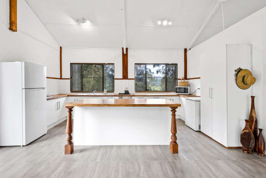 Seninis Road, Finch Hatton, QLD 4756 AUS