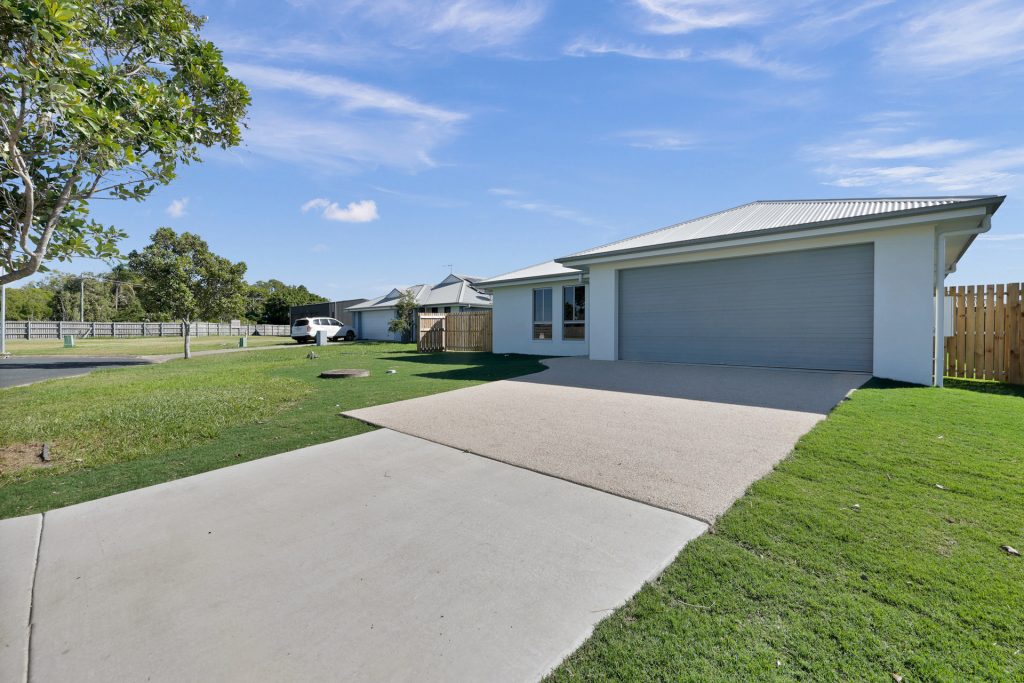 9,10,12 Barkeri Court, Rural View, QLD 4740 AUS