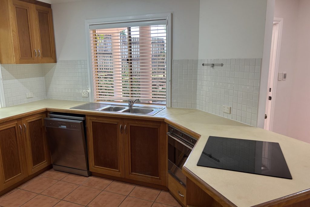 5 Woodlands Drive, Eimeo, QLD 4740 AUS