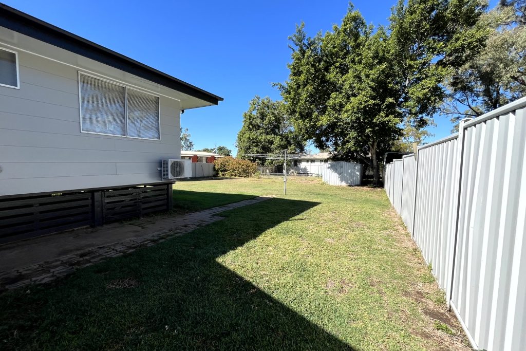 25 Menzies Street, Dysart, QLD 4745 AUS