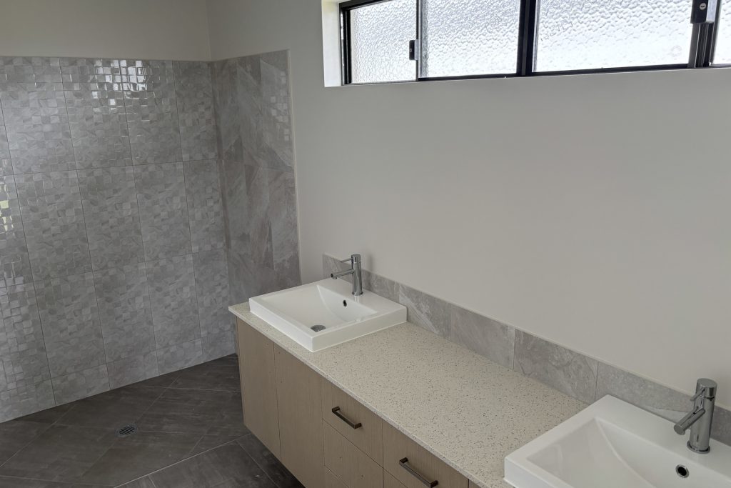 10 Barkeri Court, Rural View, QLD 4740 AUS