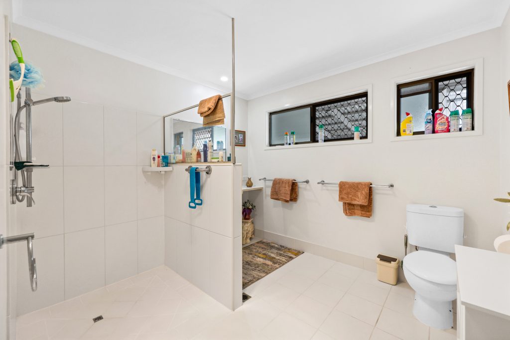 4 Greta Court, Beaconsfield, QLD 4740 AUS