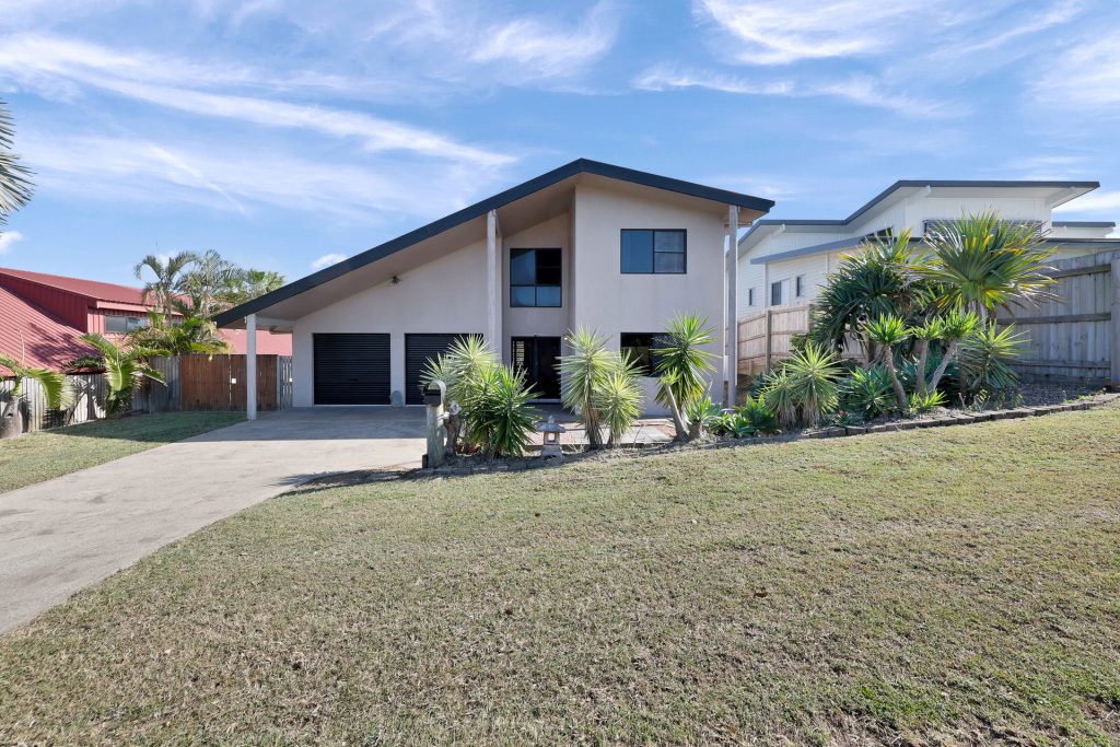 9 Vailala Rise, Rural View, QLD 4740 AUS
