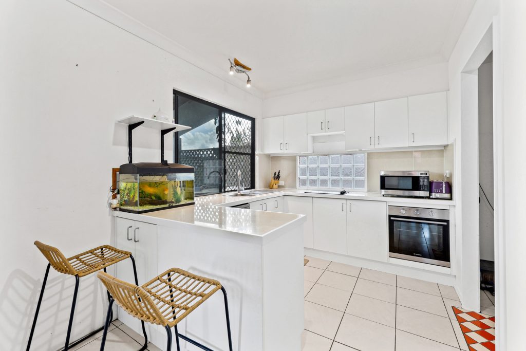 9 Vailala Rise, Rural View, QLD 4740 AUS