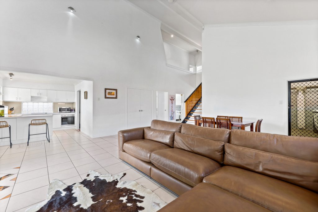 9 Vailala Rise, Rural View, QLD 4740 AUS