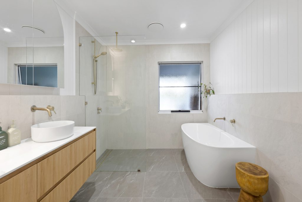 2 Herta Lane, Sarina Beach, QLD 4737 AUS