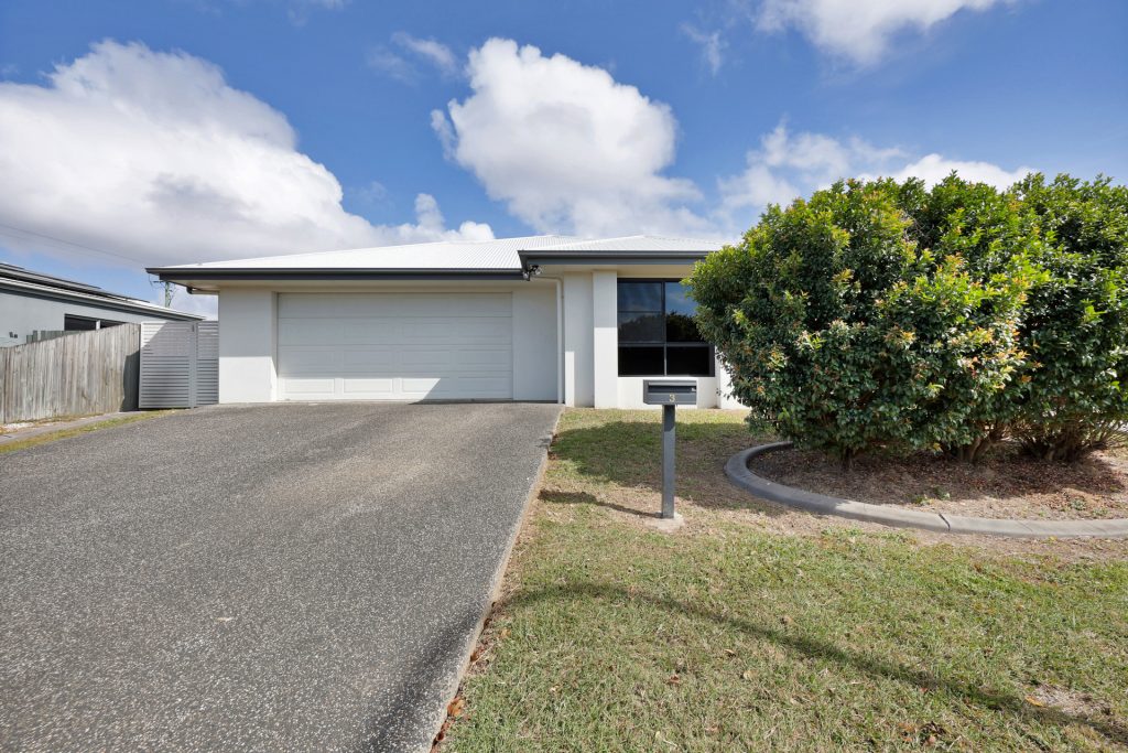 3 Fairway Drive, Bakers Creek, QLD 4740 AUS