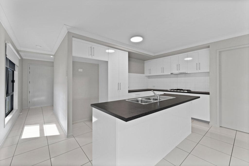 3 Fairway Drive, Bakers Creek, QLD 4740 AUS