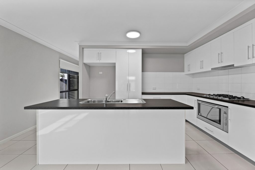 3 Fairway Drive, Bakers Creek, QLD 4740 AUS