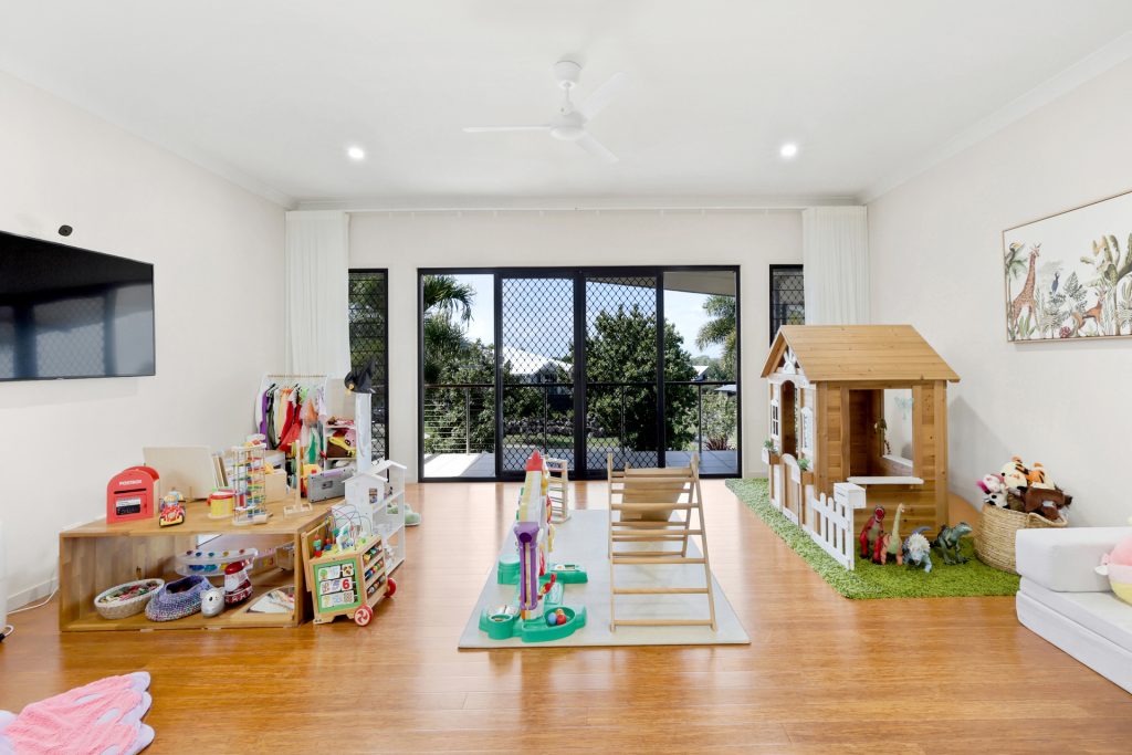 3 Coral Cove Court, Blacks Beach, QLD 4740 AUS