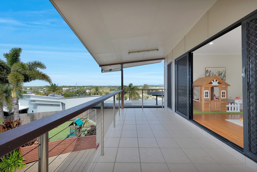 3 Coral Cove Court, Blacks Beach, QLD 4740 AUS