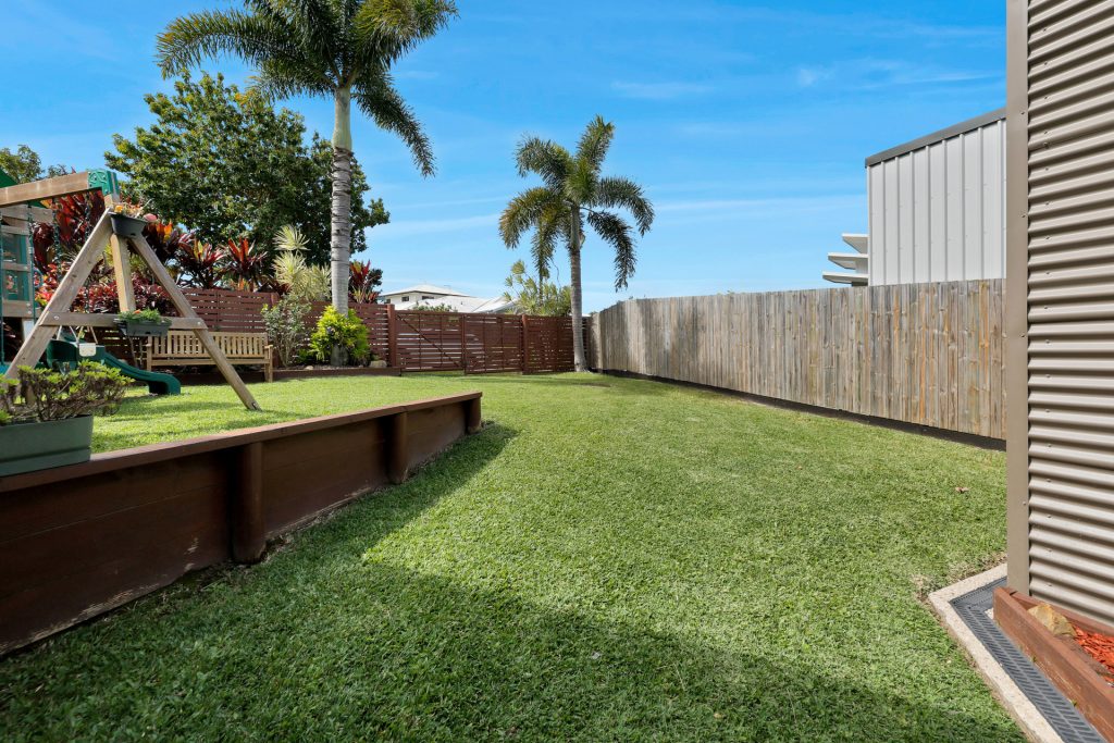 3 Coral Cove Court, Blacks Beach, QLD 4740 AUS