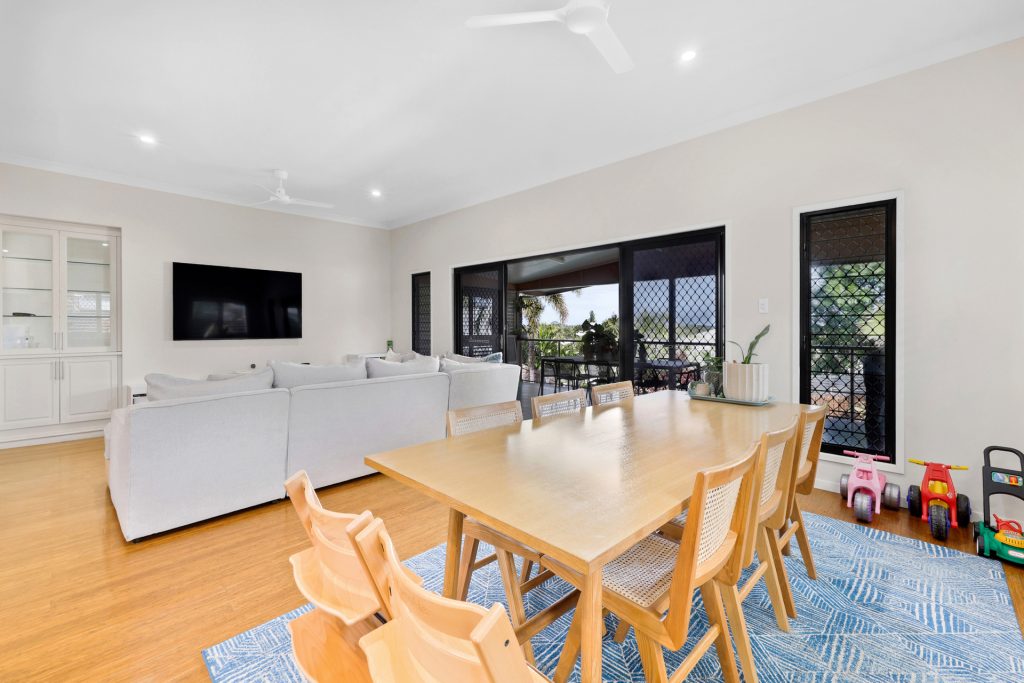 3 Coral Cove Court, Blacks Beach, QLD 4740 AUS