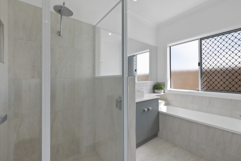 77 Norwood Parade, Beaconsfield, QLD 4740 AUS