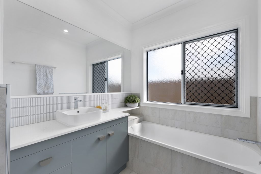 77 Norwood Parade, Beaconsfield, QLD 4740 AUS