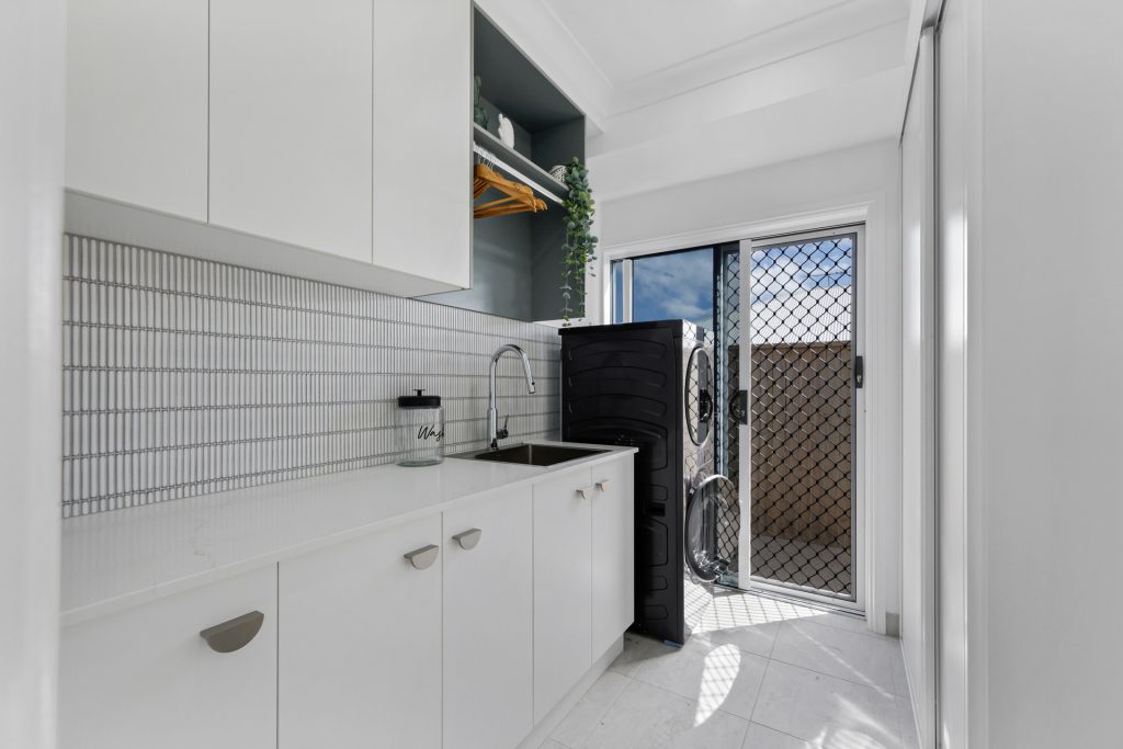 77 Norwood Parade, Beaconsfield, QLD 4740 AUS