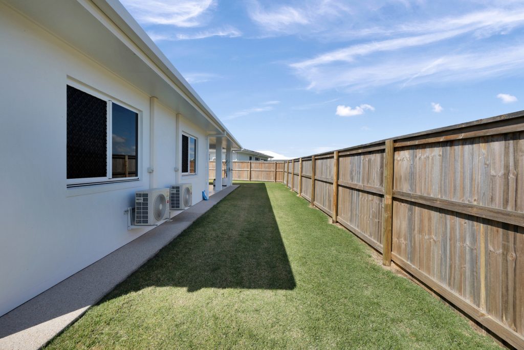 77 Norwood Parade, Beaconsfield, QLD 4740 AUS