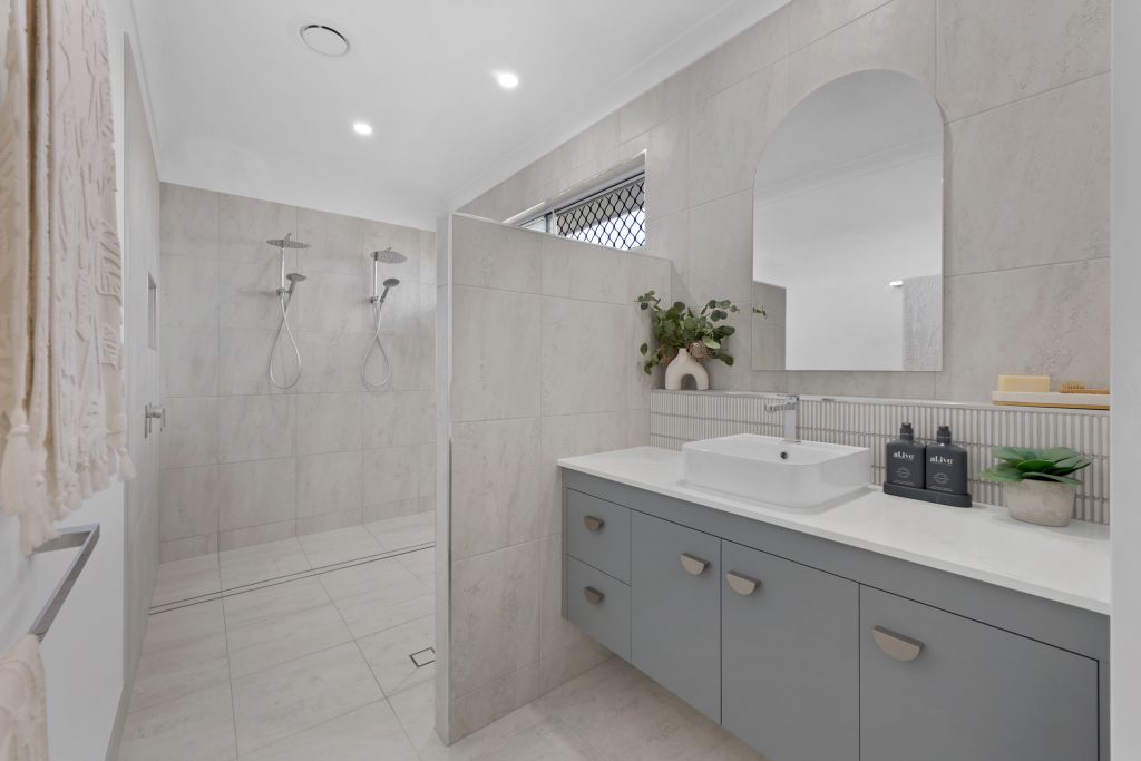 77 Norwood Parade, Beaconsfield, QLD 4740 AUS