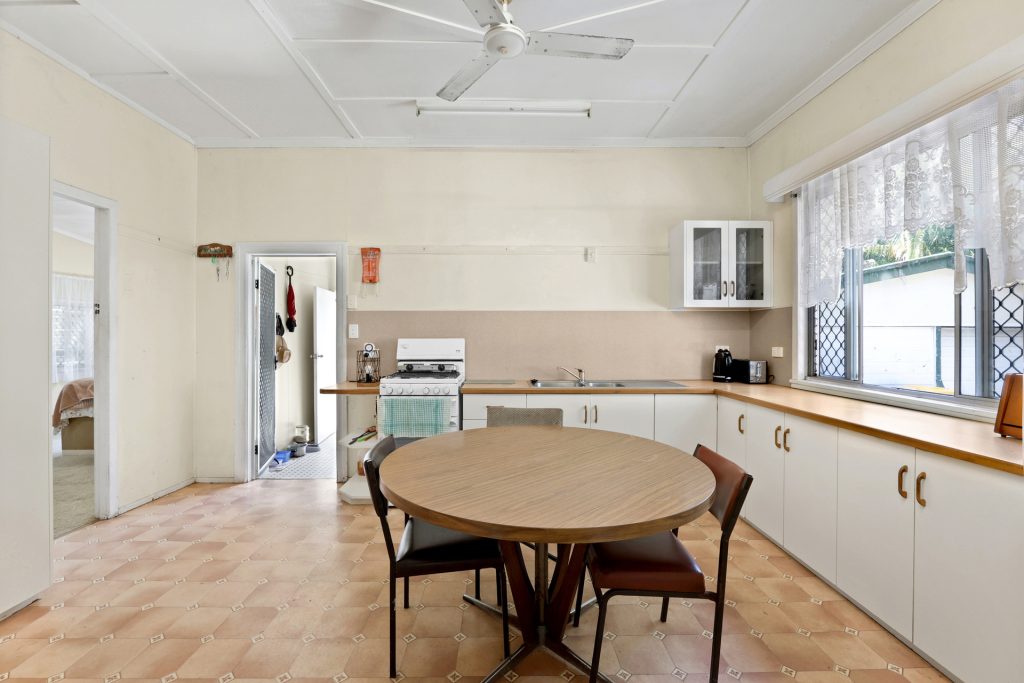 18 Lloyd Street, West Mackay, QLD 4740 AUS