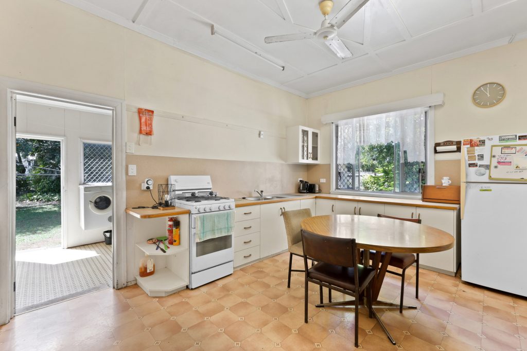 18 Lloyd Street, West Mackay, QLD 4740 AUS