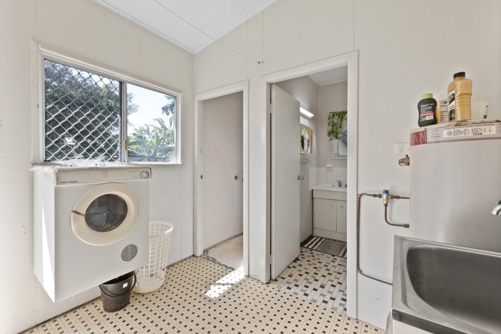 18 Lloyd Street, West Mackay, QLD 4740 AUS