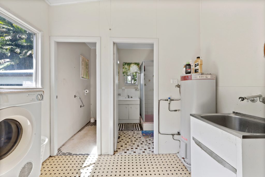 18 Lloyd Street, West Mackay, QLD 4740 AUS