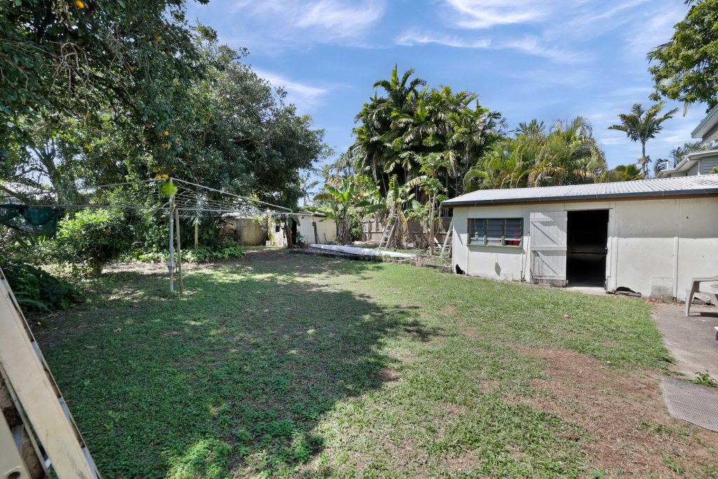 18 Lloyd Street, West Mackay, QLD 4740 AUS
