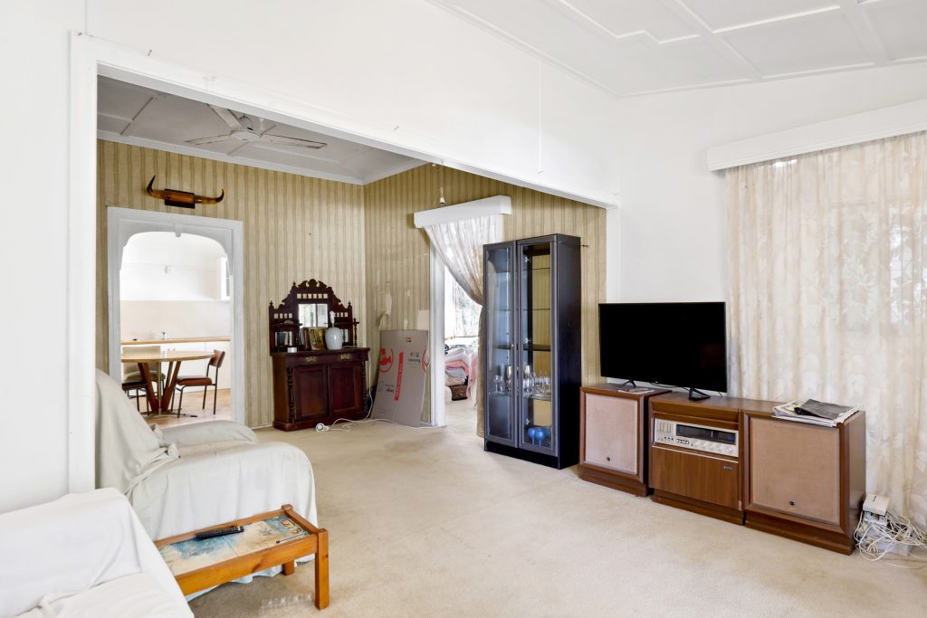 18 Lloyd Street, West Mackay, QLD 4740 AUS