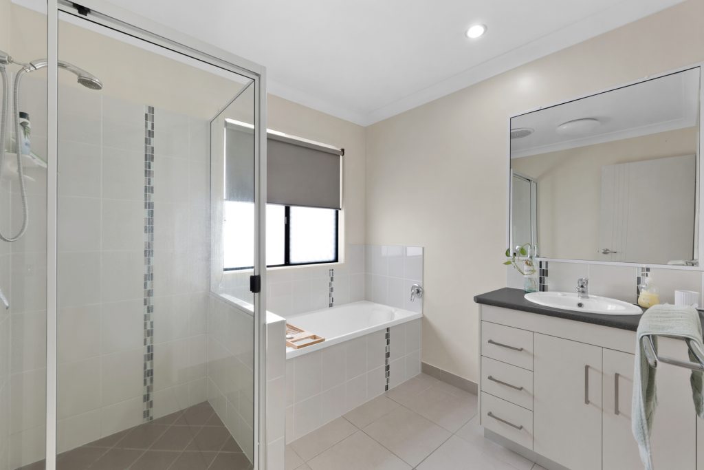 10 Herbert Way, Rural View, QLD 4740 AUS