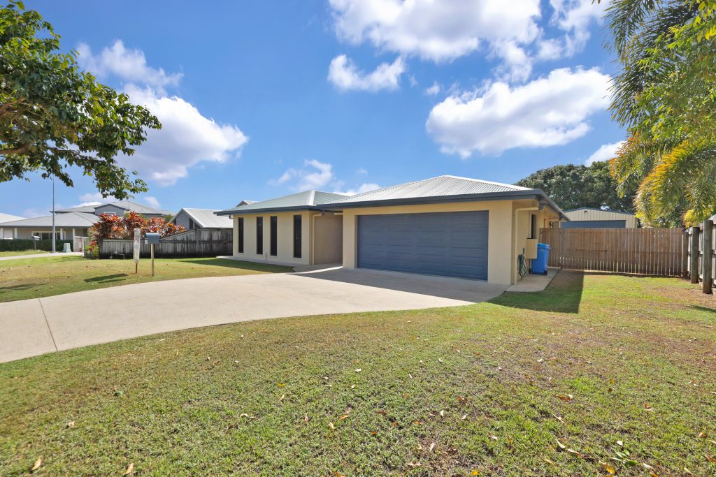 10 Herbert Way, Rural View, QLD 4740 AUS