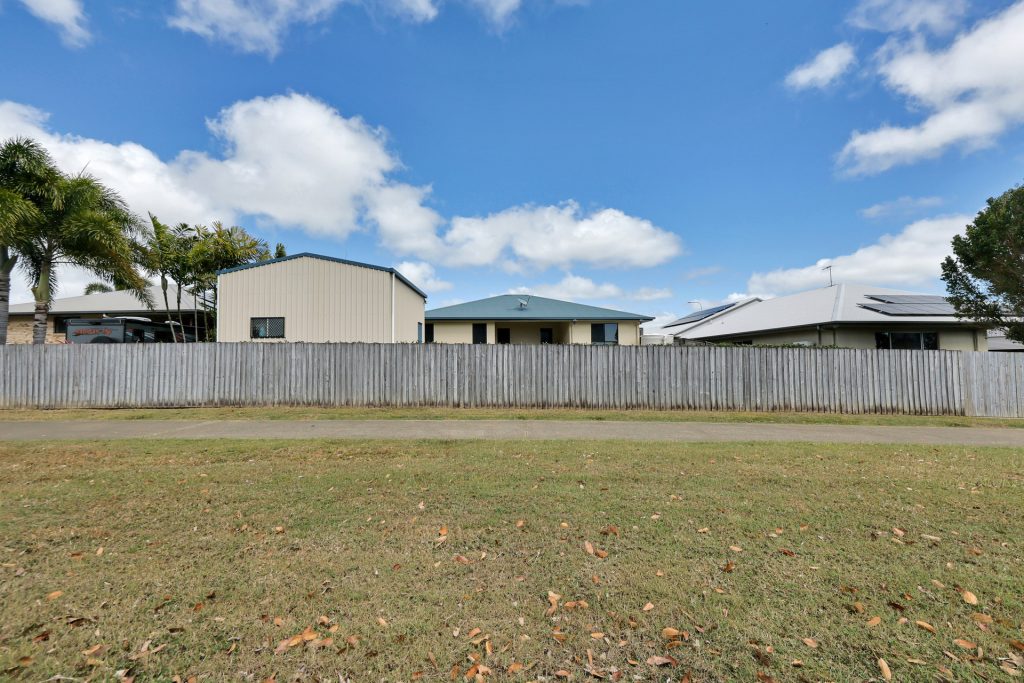 10 Herbert Way, Rural View, QLD 4740 AUS