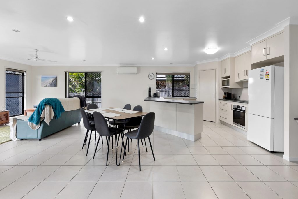 10 Herbert Way, Rural View, QLD 4740 AUS