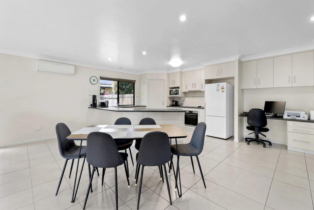 10 Herbert Way, Rural View, QLD 4740 AUS