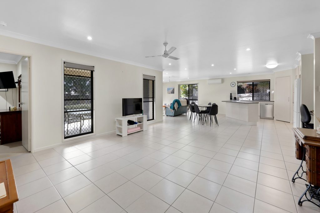 10 Herbert Way, Rural View, QLD 4740 AUS