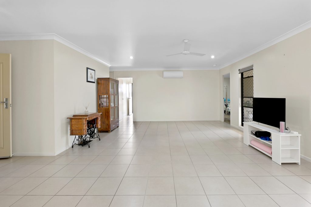 10 Herbert Way, Rural View, QLD 4740 AUS