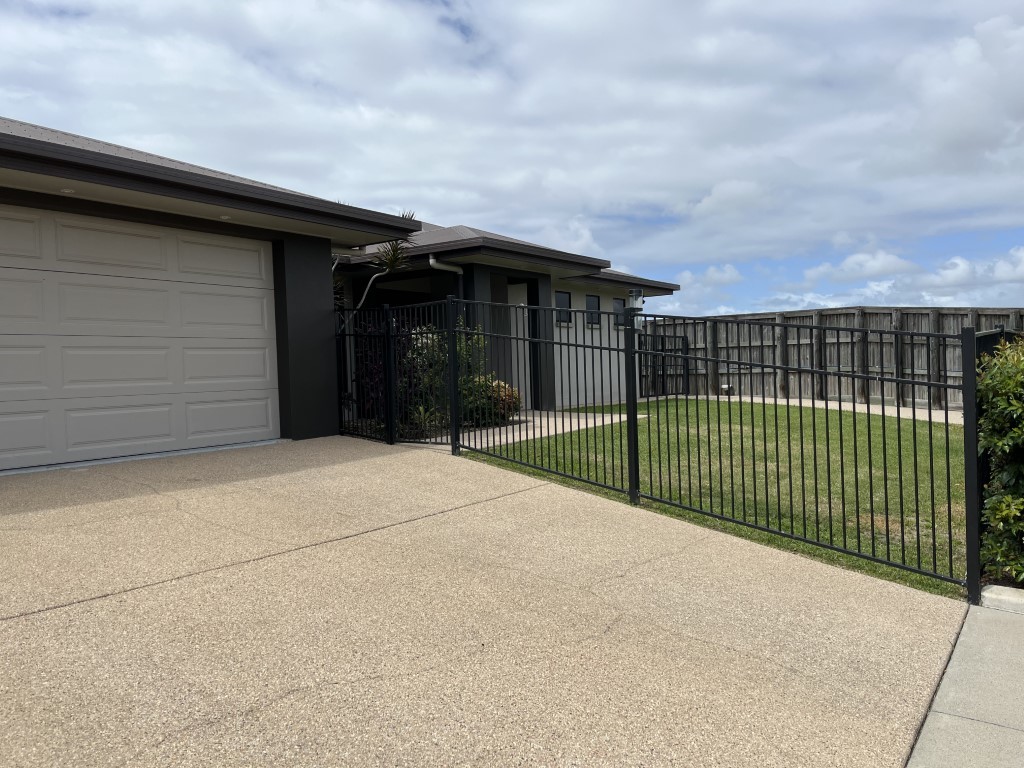 12 Lancaster Way, Ooralea, QLD 4740 AUS