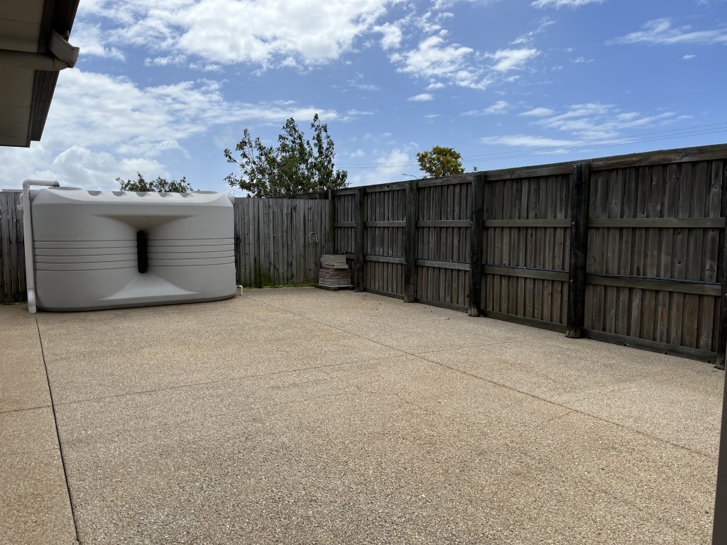 12 Lancaster Way, Ooralea, QLD 4740 AUS