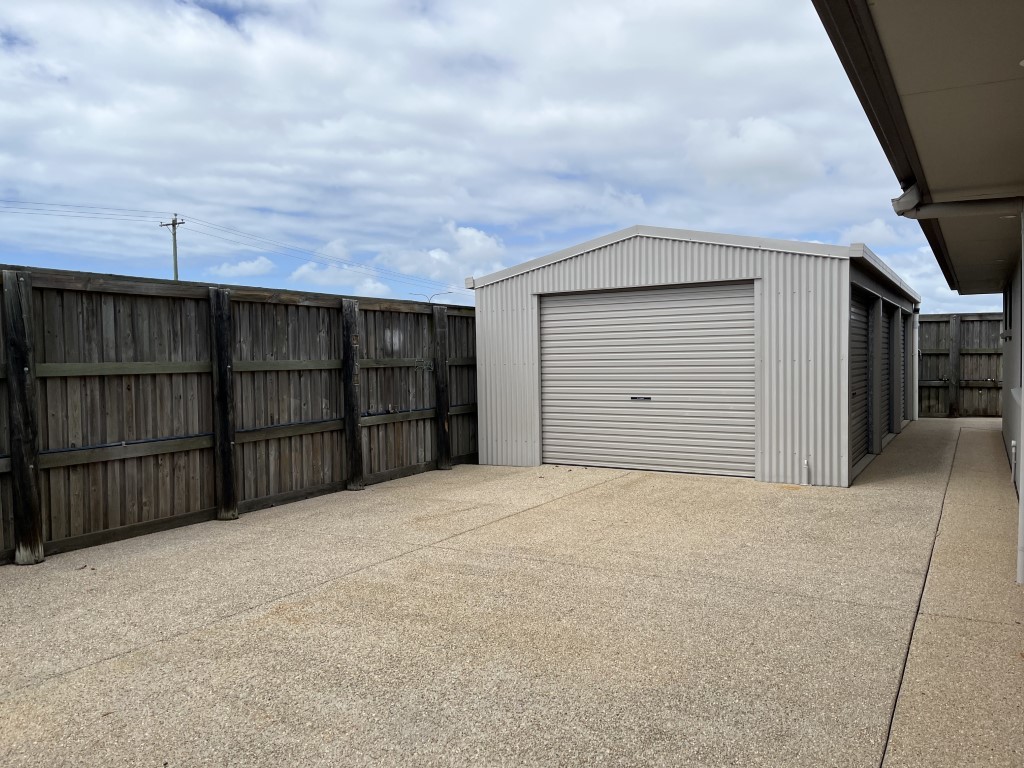 12 Lancaster Way, Ooralea, QLD 4740 AUS